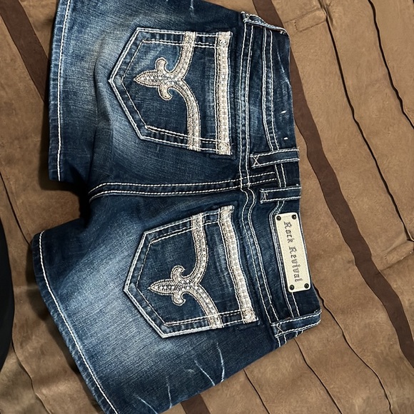 Beautiful rock revival shorts worn a couple times - Picture 7 of 7